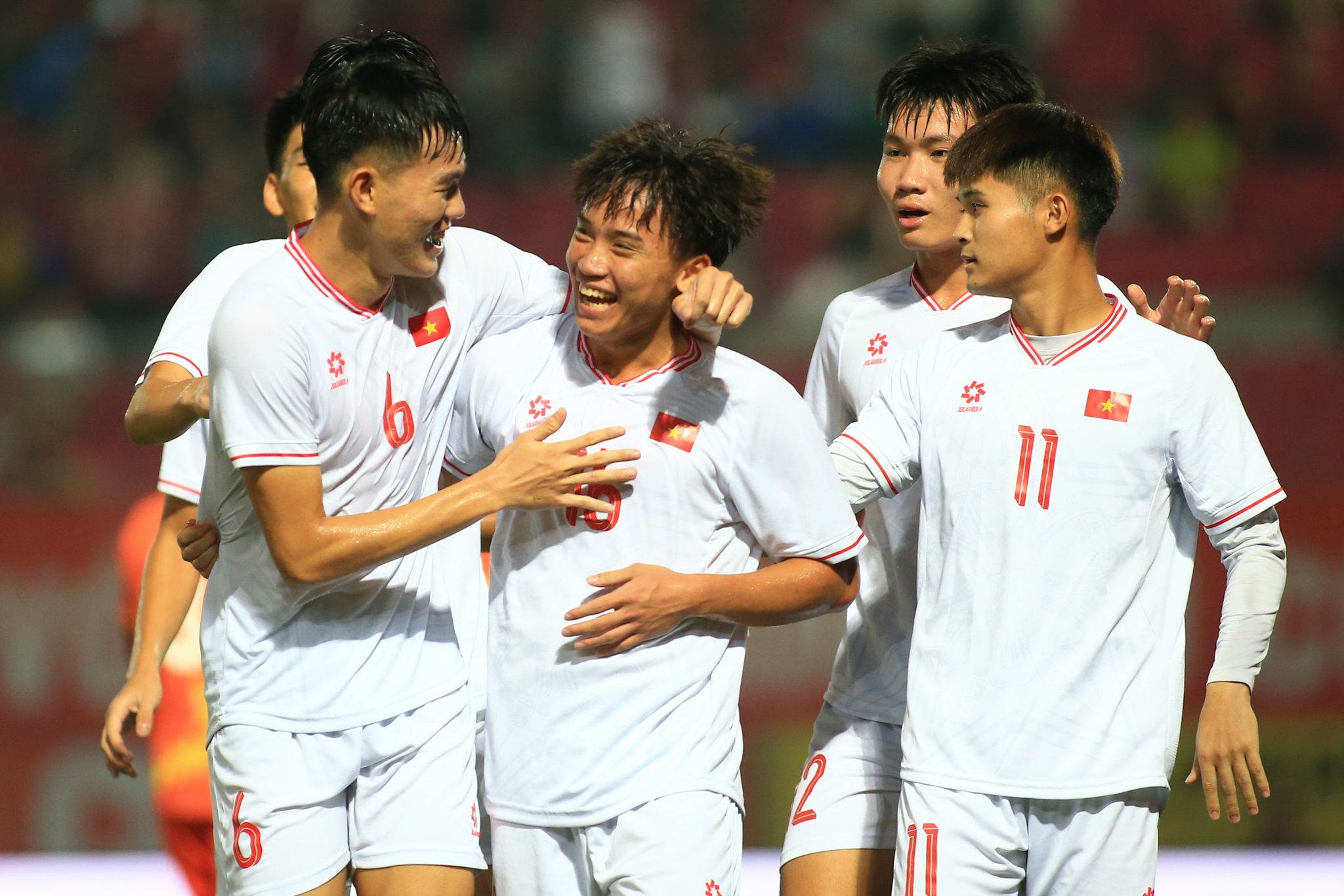 Công Phương góp 4 bàn trong chiến thắng 5-0 của ĐT U20 Việt Nam 8